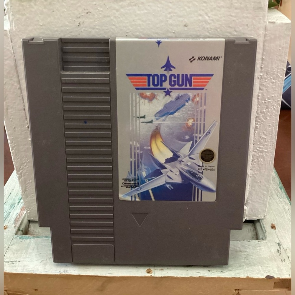 Nintendo Entertainment Top
Gun Game